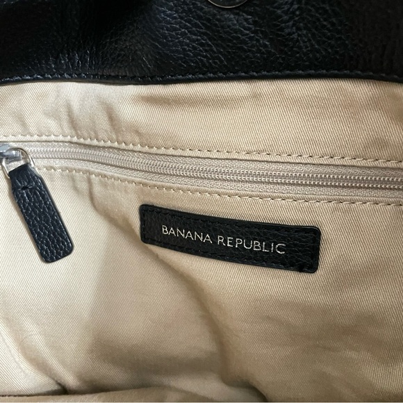 Banana Republic Black Leather Slouchy Shoulder Bag - Picture 8 of 13